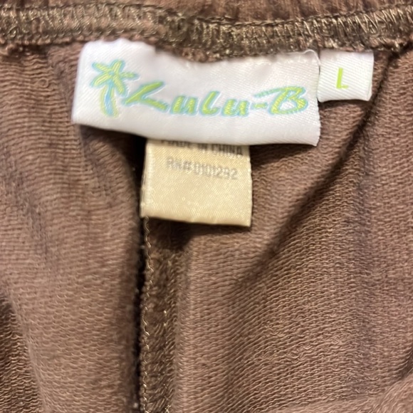 Lulu-B crop pants - Picture 4 of 5